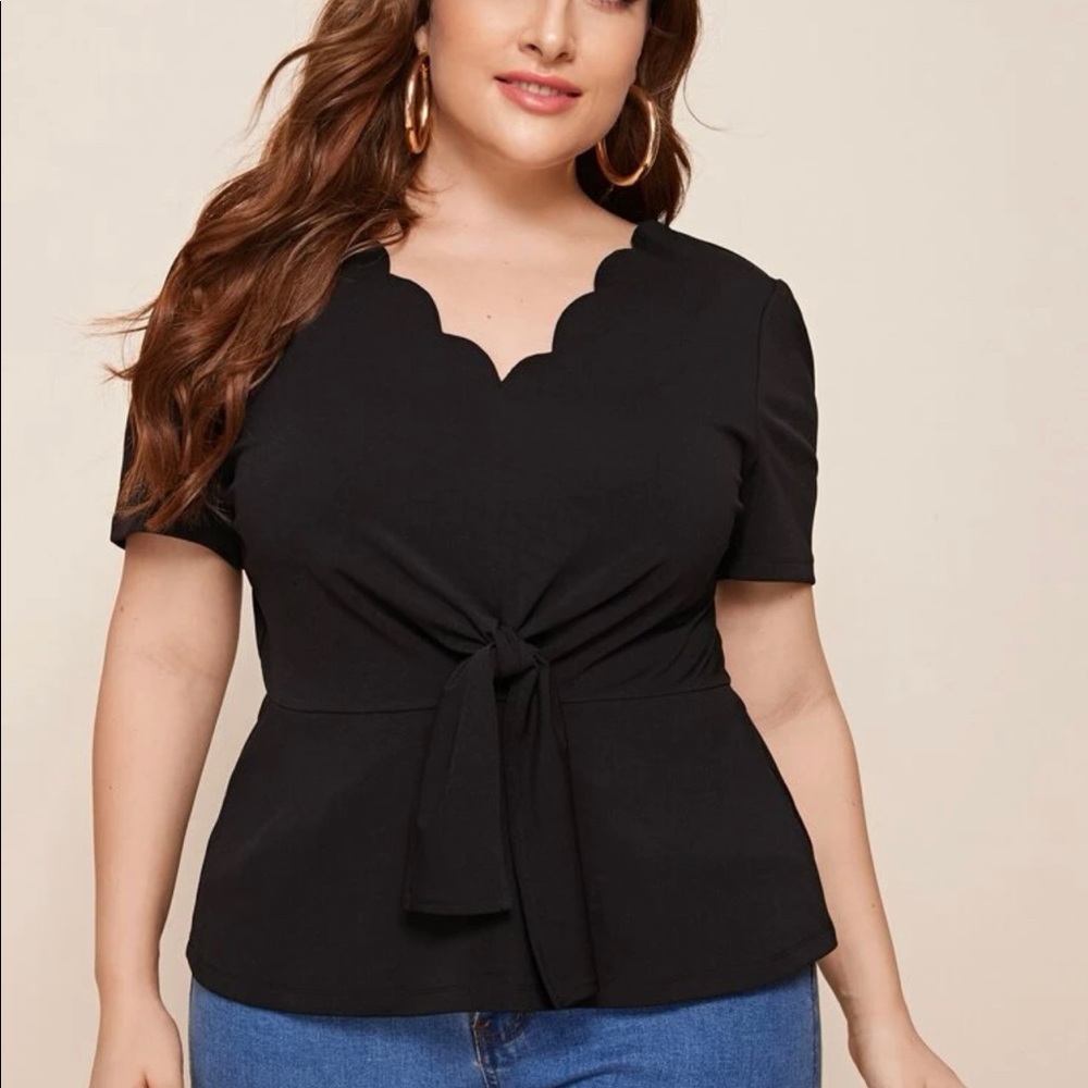 Scallop Neckline Tie Front Detail Top